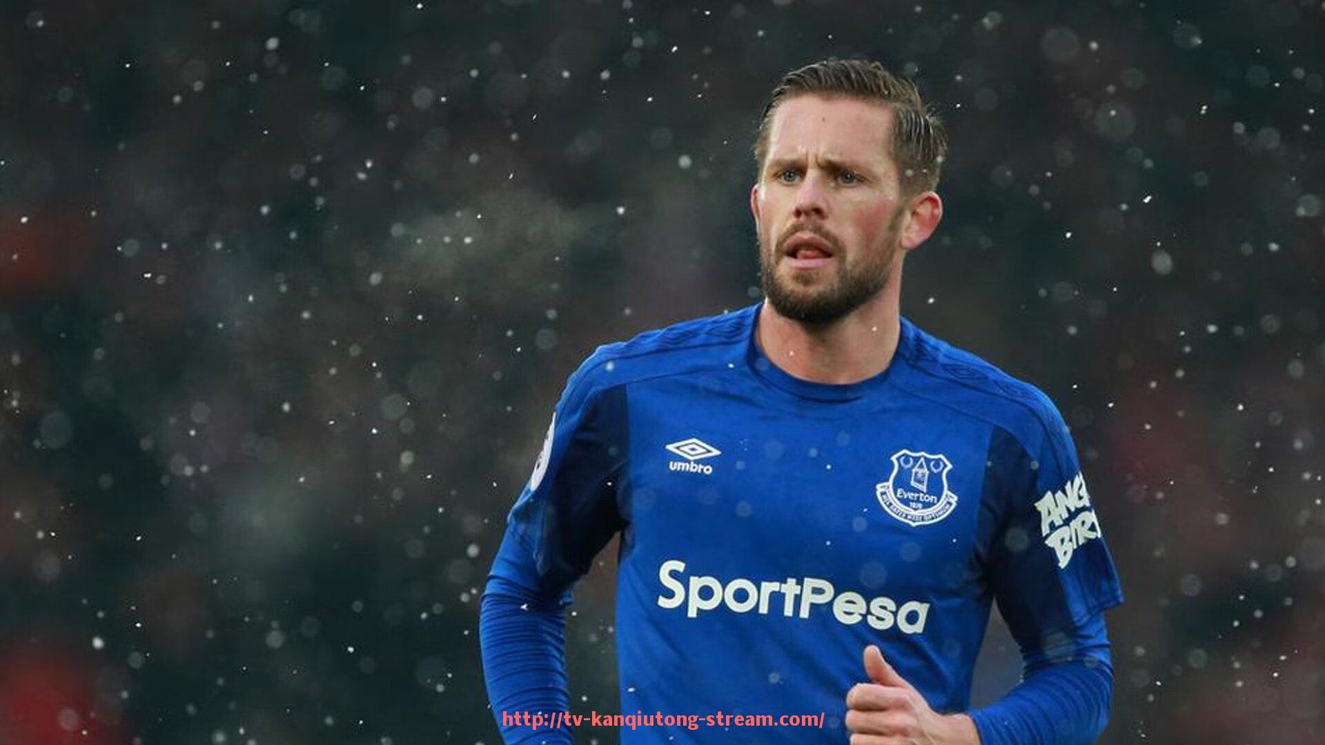 看球通-英超比赛中每场可报名上场的球员人数规定